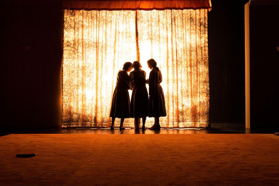 Teatro – Tre sorelle